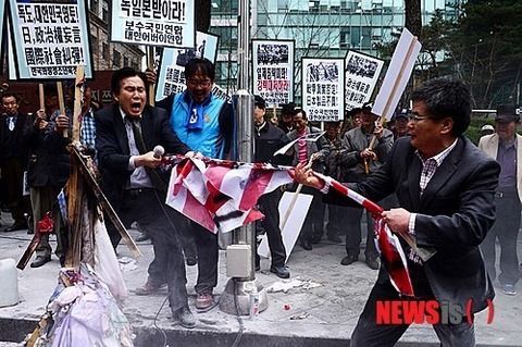 韓国日本大使館前反日デモ２