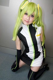 110505-coshol2-cos-52