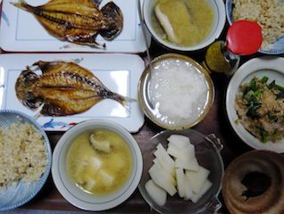 アジ干物と野菜オヒタシ