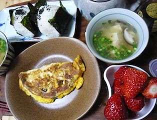 玉子焼き、いちご