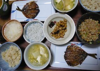 煮豆とアジのみりん干し