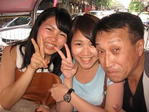 歓喜する2人