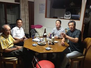 三次会はリビングで