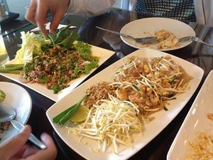 ランチもタイ料理