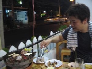 鶏肉を焼く