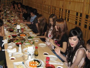 2041「食事会」