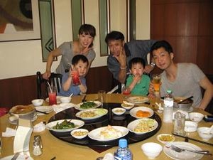 フカヒレ記念撮影