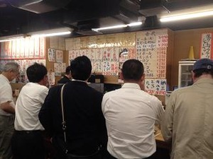 背中に哀愁を感じてしまう