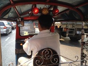 念願のトゥクトゥク