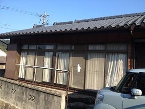 物干し青の先にタオル