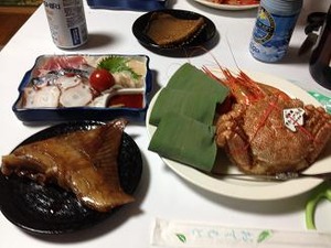 毛蟹にカスベの煮付にホタテの刺身