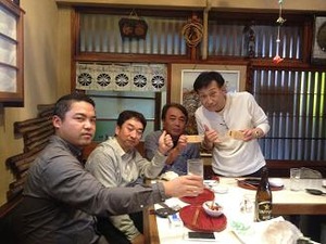 3年前にこの店が分からず一緒に呑めなかった花火師親方のN氏