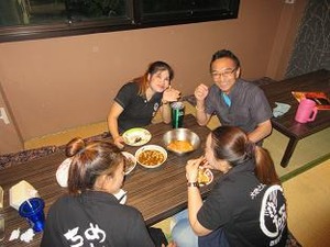 I社長はまかないの辛いイサーン料理に挑戦