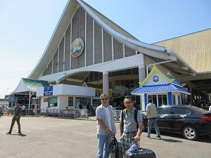 ラオス入国