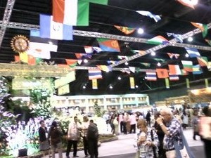 2338「会場万国旗」