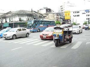 トゥクトゥクもボルけどね