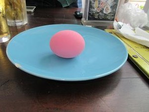 途中のコンビニで買ったピータン