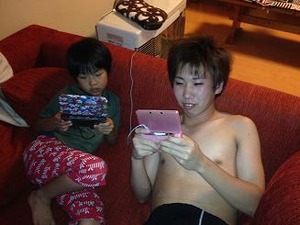 ゲームに熱戦中