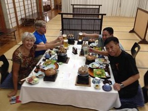 今夜のディナーは温泉で