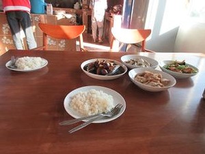 朝からこんなに食えんわい