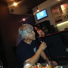 K氏熱唱す
