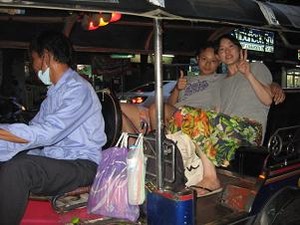 初トゥクトゥク