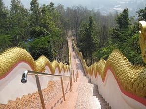 長い石段