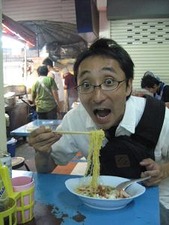 2583Nちゃんラーメン食らう