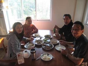 お母さんと一緒に朝食