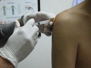 肩に注射
