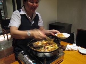 2409「すき焼き女給さん