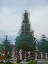 改修中のワット・アルン