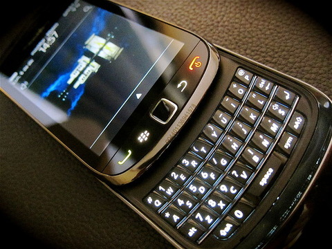 800px-BlackBerry_Torch