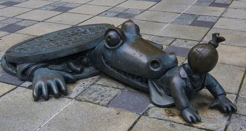 weirdest_outdoor_sculptures_on_the_planet_640_01
