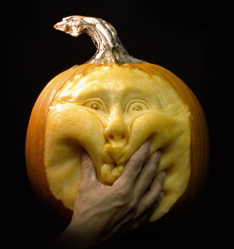 the_most_outrageous_pumpkin_carvings_ever_640_high_04