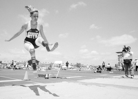 woman_overcomes_huge_adversity_640_13