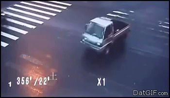 Gif バイク事故のヘルメットを回収した捜査員が何かに気付いてしまった模様 遊び大好きまとめ