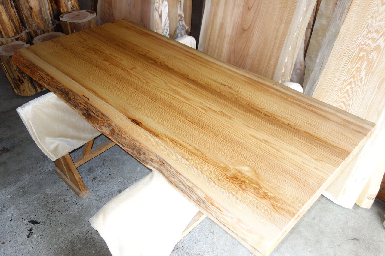 一枚板テーブル専門ショップ 【あきたの材木屋】 : 霧島杉の幅広テーブル