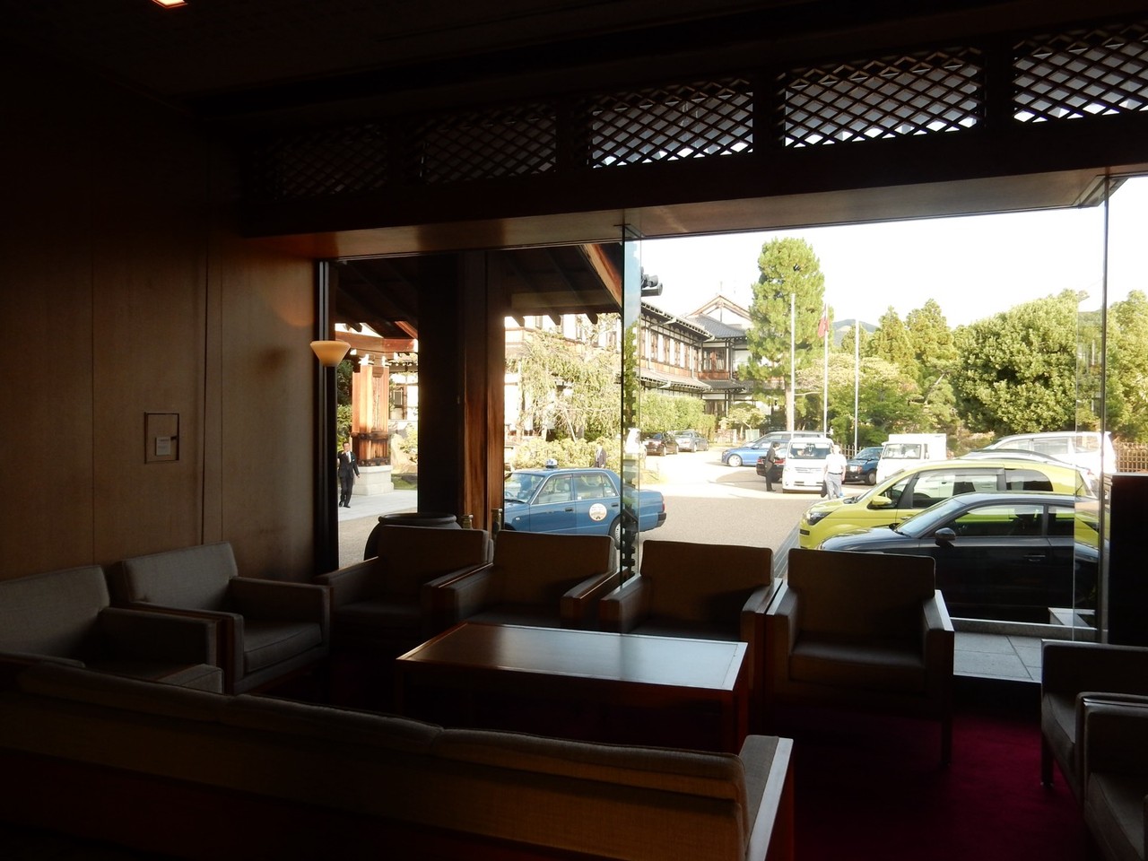 奈良ホテル宿泊記③、ちょっと昔のホテル感が否めない新館のパブリックスペース 僕と彼氏の旅行記