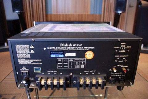 マッキントッシュMC7300中古品後面