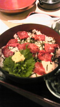 馬刺し丼