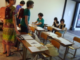 小学校の教室的な。