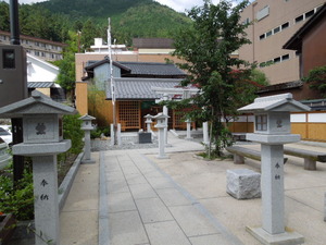 なんとかえる神社
