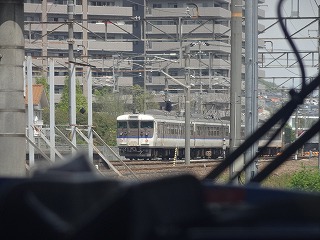 043
