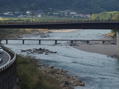 PB034572