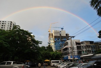 虹