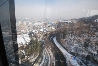 雪化粧の町並み