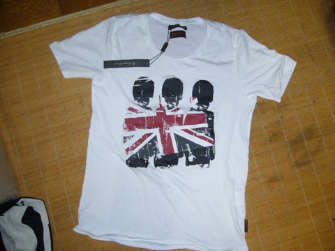 ラウンジUKTシャツ