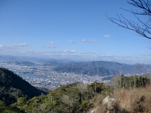 絵下山から広島市内