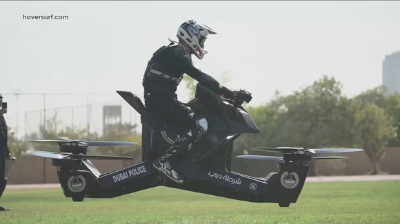 ドローンのような「ホバーバイク」は近い将来、警察・軍に配備されるだろう 	